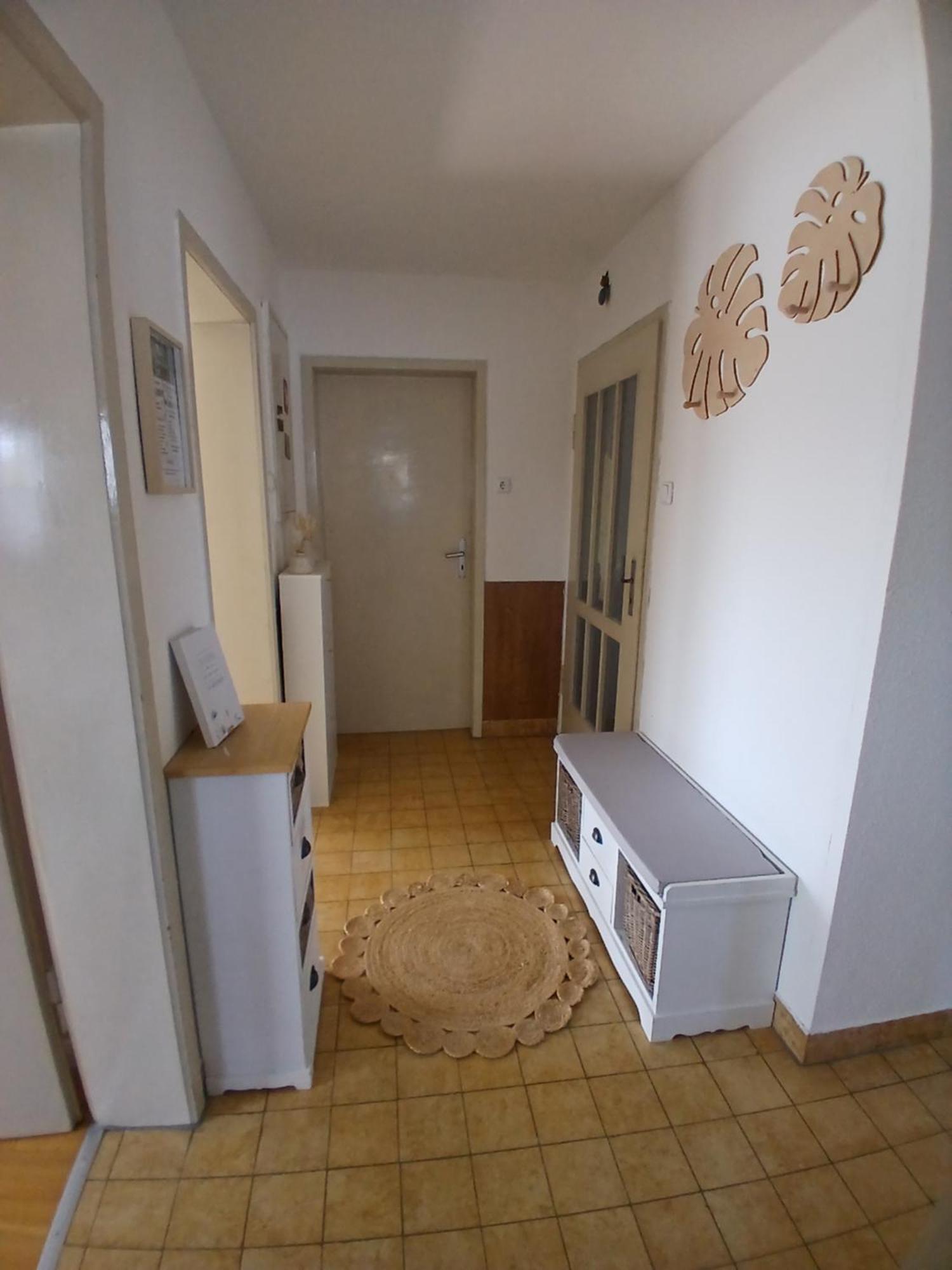 Happybnb Apartment Mit Sonniger Terrasse Lochgau Esterno foto