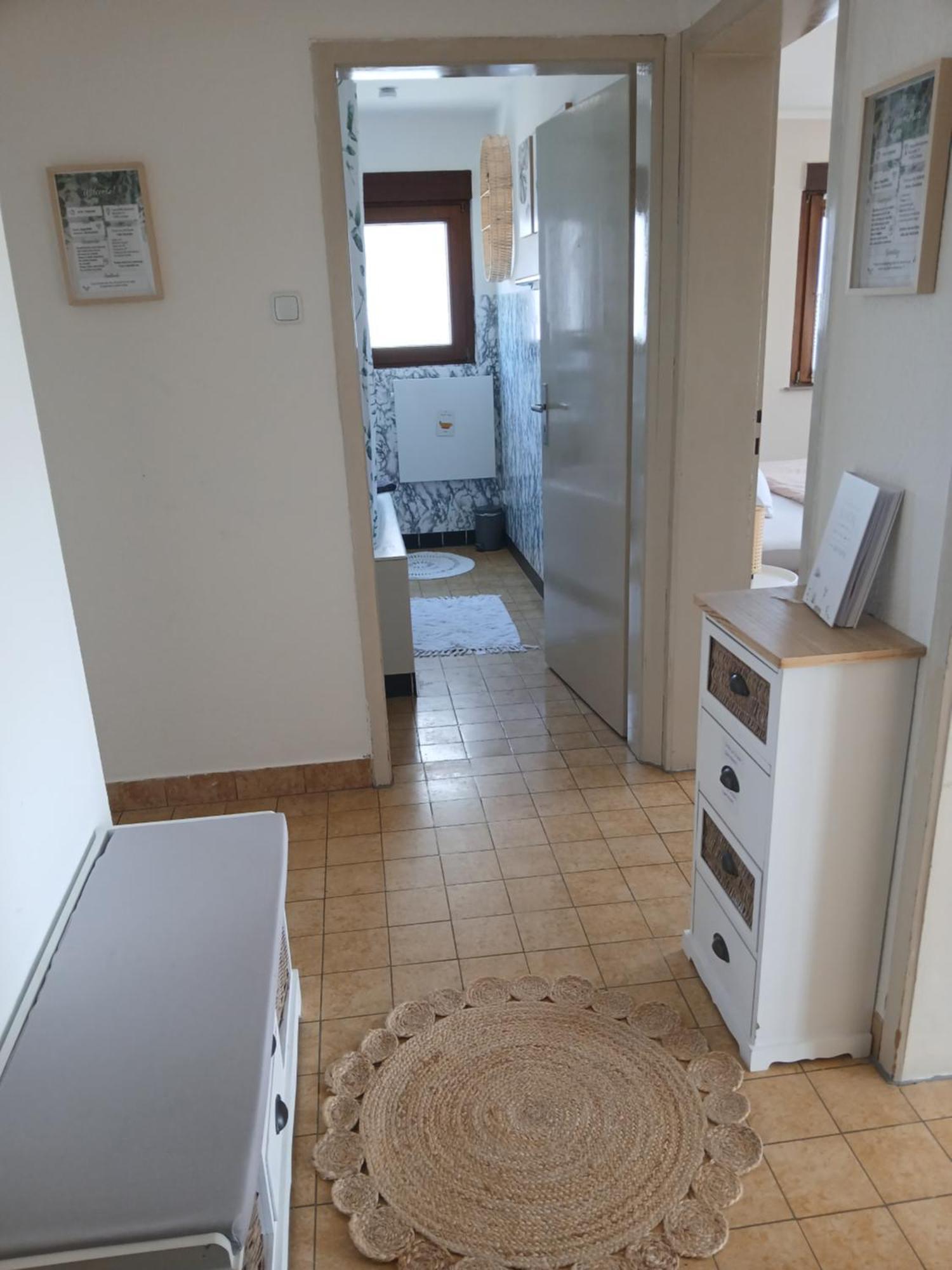 Happybnb Apartment Mit Sonniger Terrasse Lochgau Esterno foto