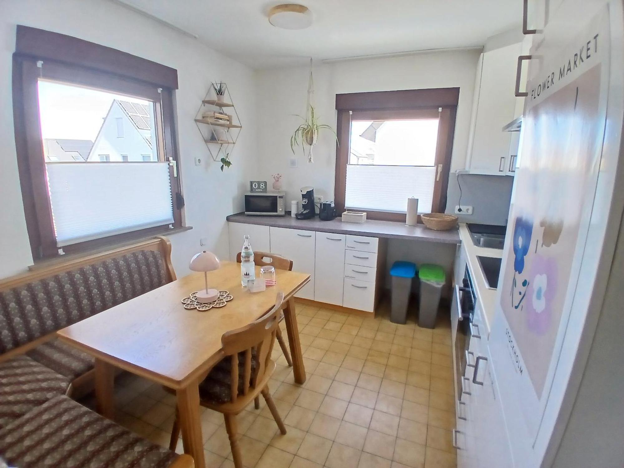 Happybnb Apartment Mit Sonniger Terrasse Lochgau Esterno foto