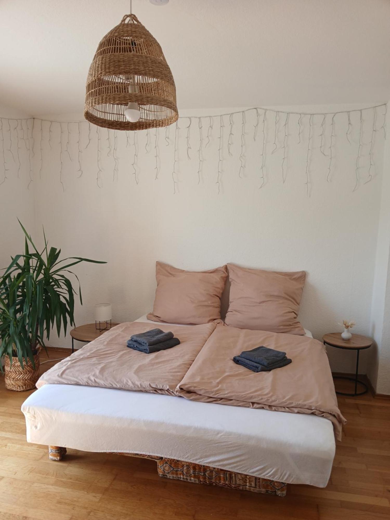 Happybnb Apartment Mit Sonniger Terrasse Lochgau Esterno foto